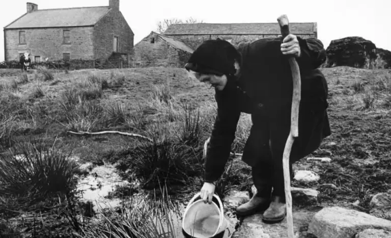 Hannah Collecting Water